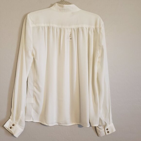 Everly Sheer long sleeve button down blouse size L NWT - Picture 4 of 9